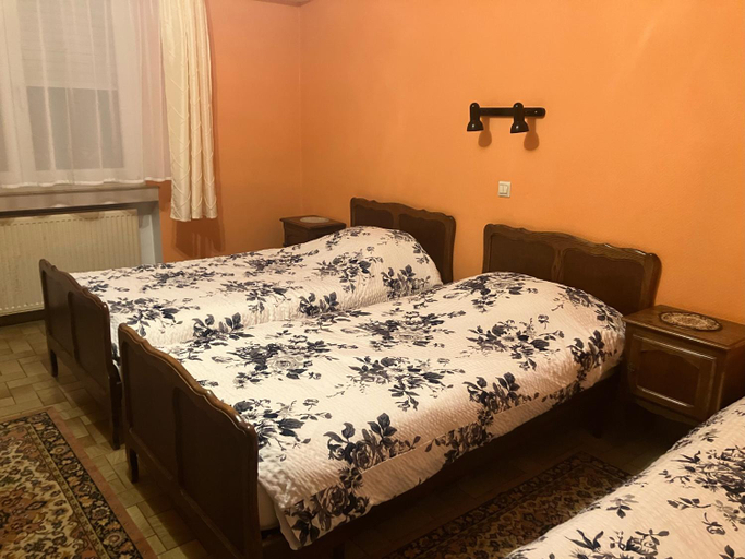 Bedroom 3, Hotel Direndall, Capellen