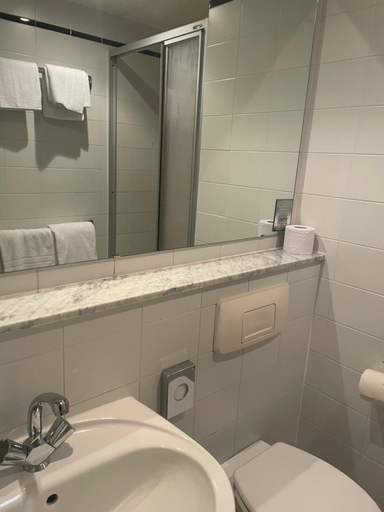 Bathroom 5, Hotel Bitterfelder Hof, Anhalt-Bitterfeld