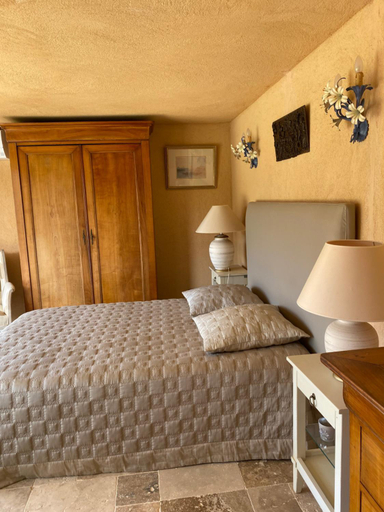 Bedroom, L’oiseau bleu, Var