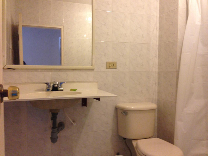 Bathroom 4, Hotel Betoma, Santa Marta (Dist. Esp.)