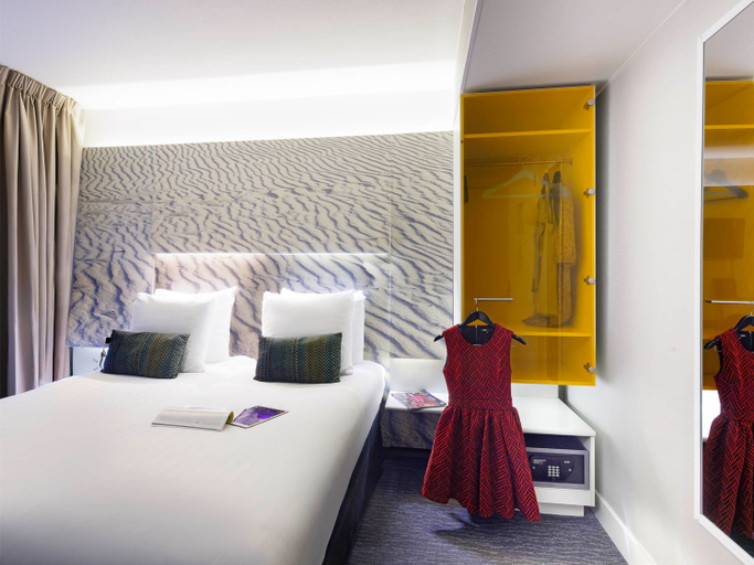 Bedroom 3, ibis Styles Amsterdam Central Station, Amsterdam