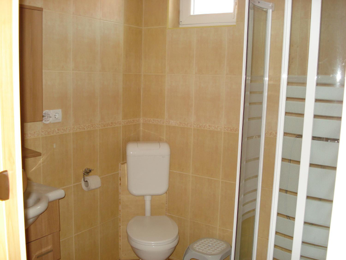 Shower, Sunshine Apartment, Hajdúszoboszló