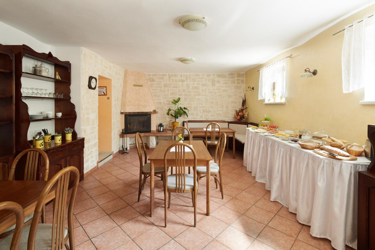 Food & Drinks 3, Pension Rossini, Cheb