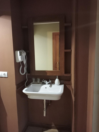 Others 4, Hostal Medievo, Lugo