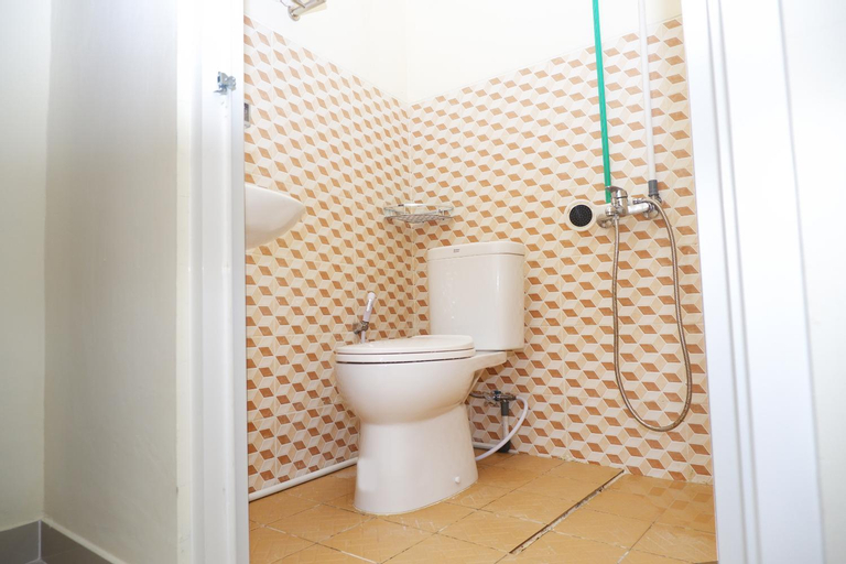 Bathroom 10