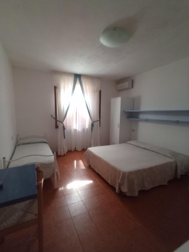 Others 3, B&B da AnnaMaria, Livorno