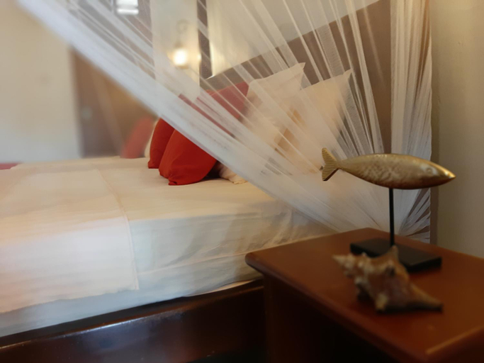 Bedroom 2, Weligama Ocean Breeze Hotel, Weligama