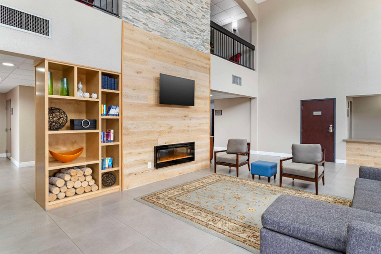 Public Area 3, Comfort Suites Shenandoah-The Woodlands, Montgomery