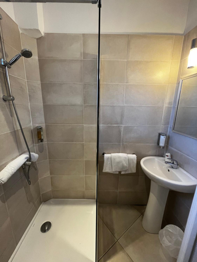 Bathroom 4
