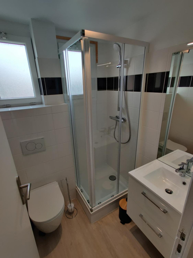 Bathroom 2, LE FOUCAULD-GoodCaen, Calvados