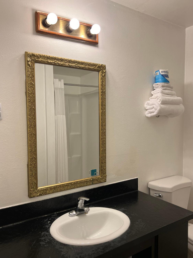 Bathroom 2, Columbus Motor Inn, Seattle