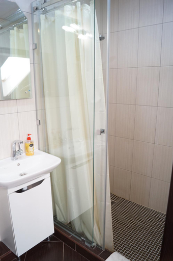 Bathroom 2, Rosinka, Obukhivs'kyi