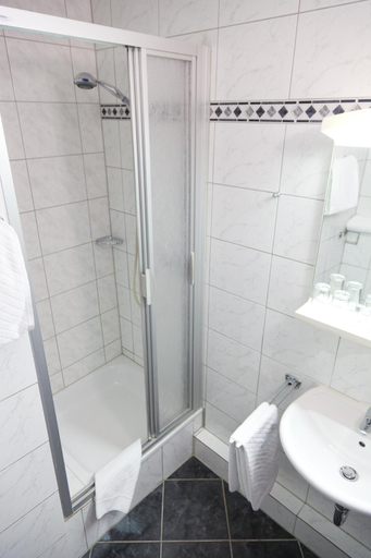 Bathroom 4, Hotel Rubin, Düsseldorf