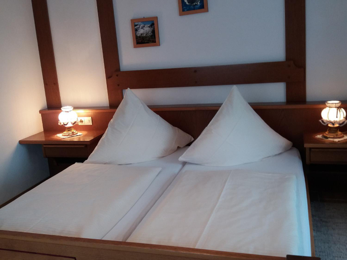 Bedroom 2, Ferienwohnungen Almbrunnerl - Chiemgau Karte, Traunstein