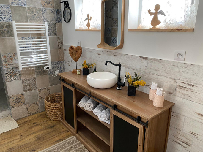 Bathroom 5