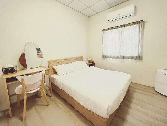 Bedroom 1, Dim Light Book Travel - Light Travel, Miaoli