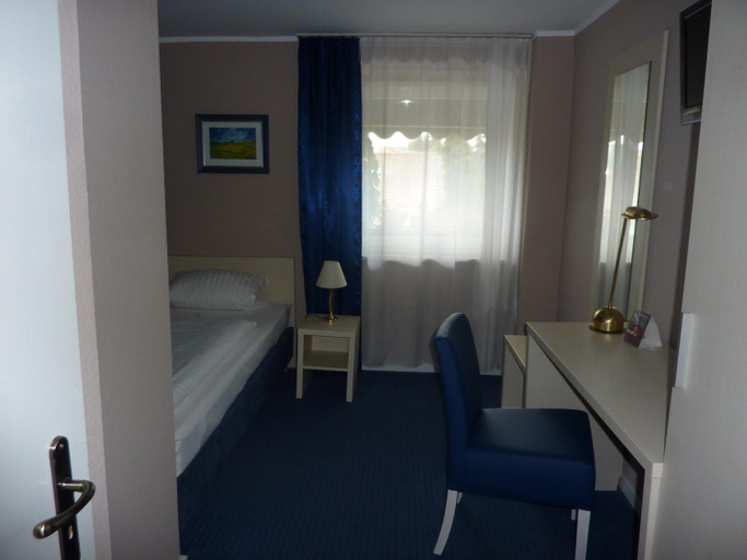 Others 4, Hotel Pelikan, Kitzingen