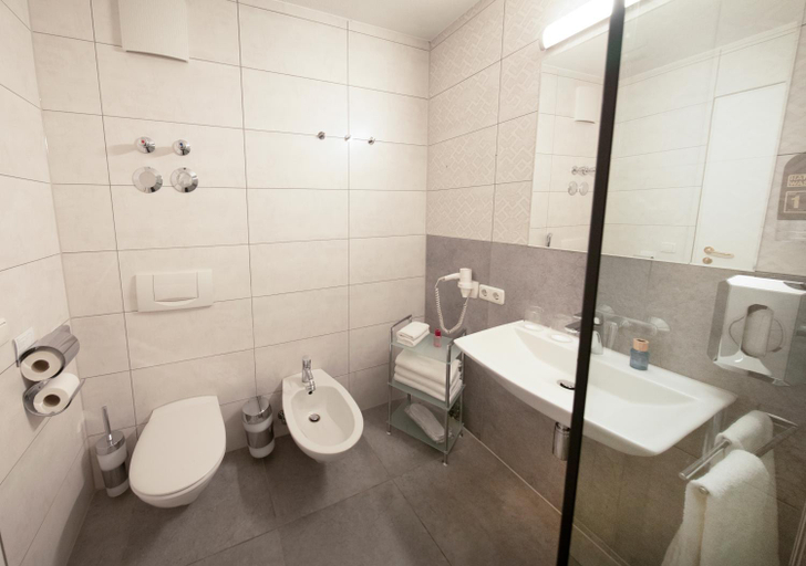 Others 3, ARABEST Aparthotel, München