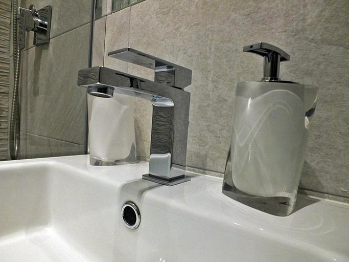 Bathroom 5, B&B Fiera Inn, Bologna