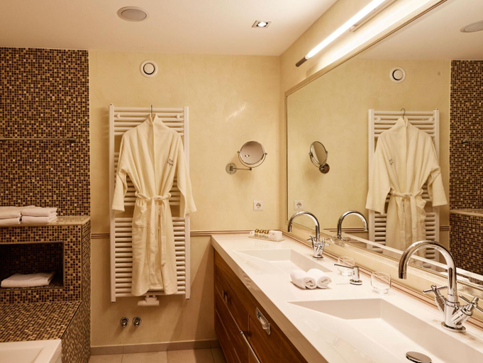 Bathroom 5, Hotel Auriga, Bludenz