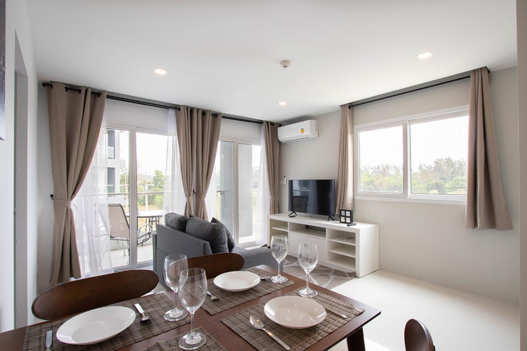 Dining Room 9