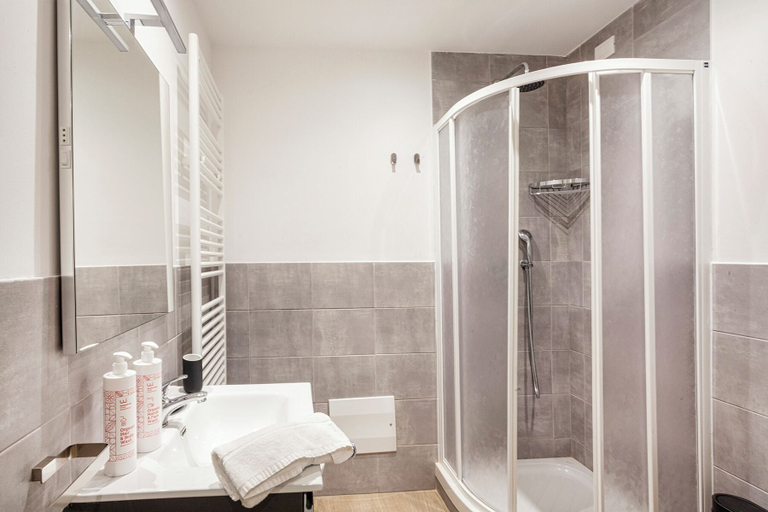 Bathroom, Brignole de Ferrari Refined Home by Wonderful Italy, Genova