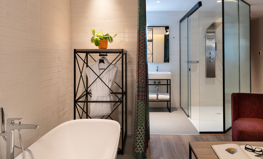 Bathroom 5, Axel Hotel Bilbao Adults Only, Vizcaya