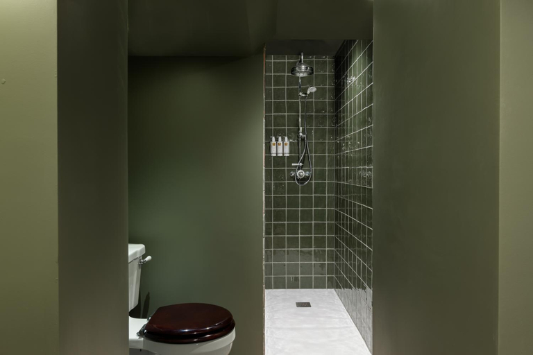 Bathroom 5, The Penn, Cumbria