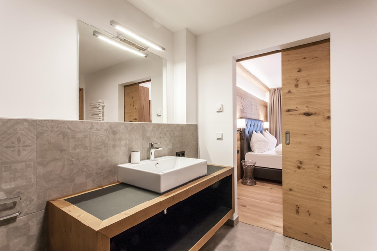 Bathroom 2, Hubertus Apartments, Kitzbühel