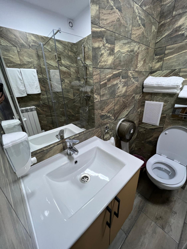 Bathroom 4, Stef Rooms, Targu Frumos