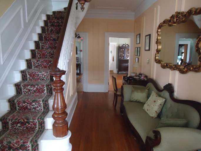 Public Area, Governor's Mansion Inn, Northumberland