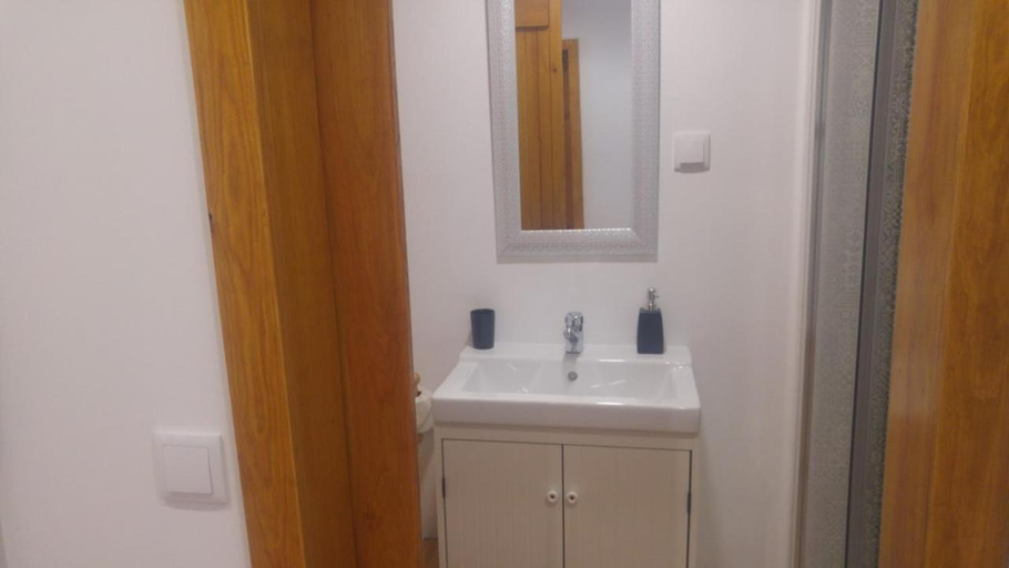 Bathroom 3, Lisbon Rossio Typical Apartments, Lisbon