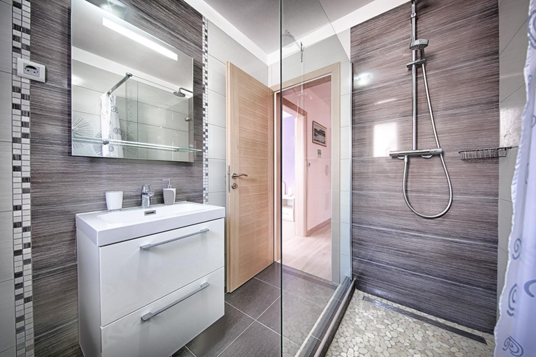 Others 5, Apartments Dalmatino, Vis