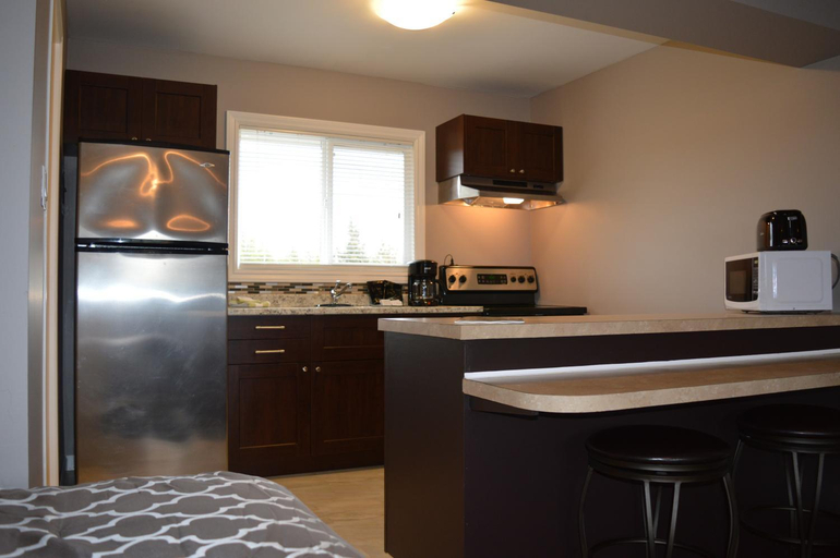 Others 4, 94 Motel & RV Park, Cariboo