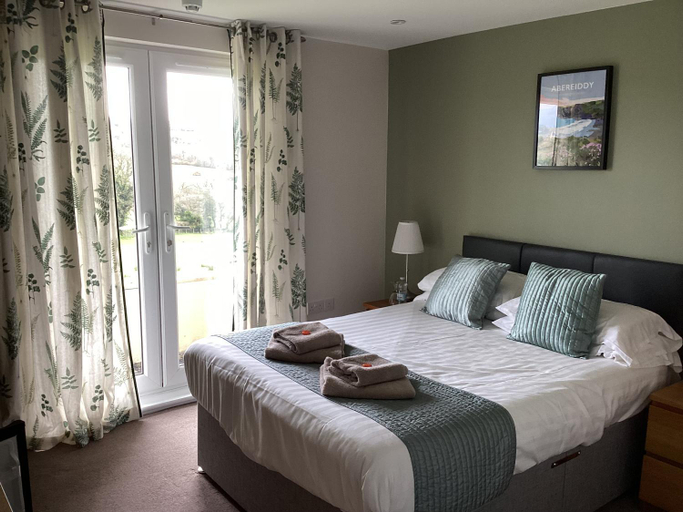 Bedroom 2, Manian Lodge, Pembrokeshire