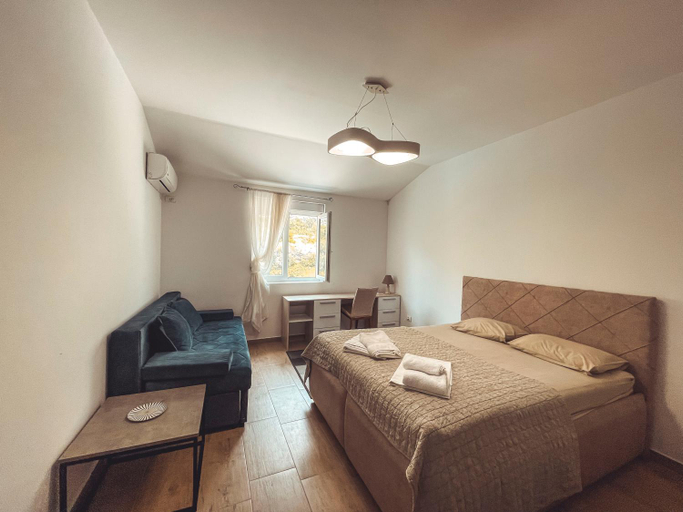 Bedroom 2, Auto kamp Titograd
