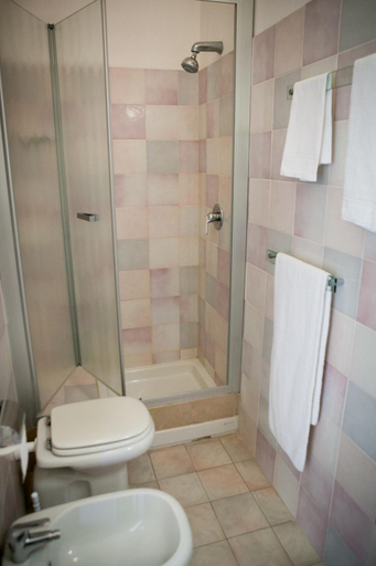 Bathroom 4, Hotel Giardino, Grosseto