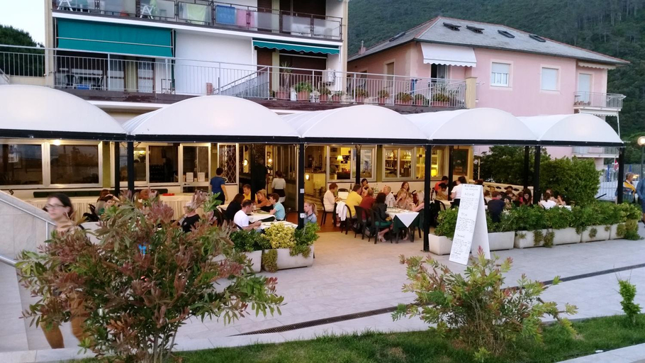 Exterior & Views 1, Albergo La Lampara, La Spezia