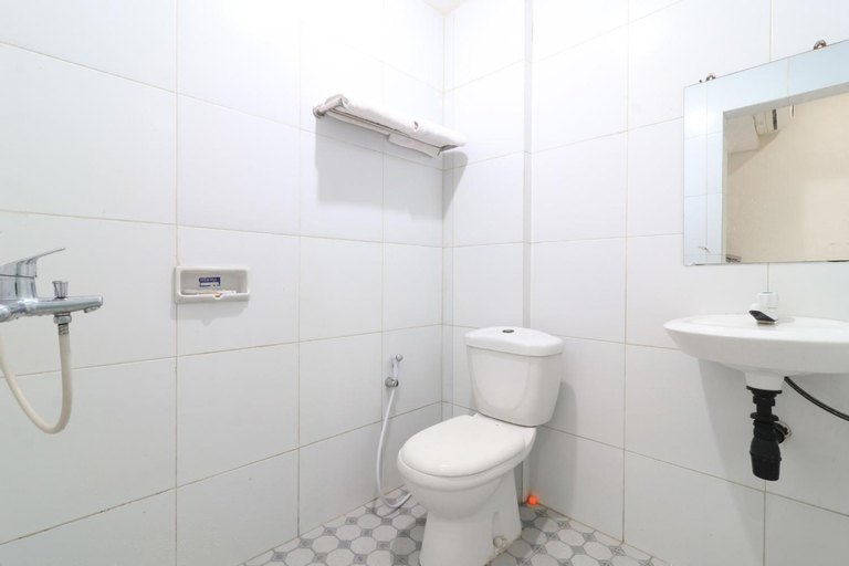 Bathroom 15