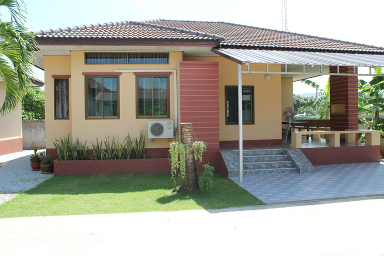 Exterior 11