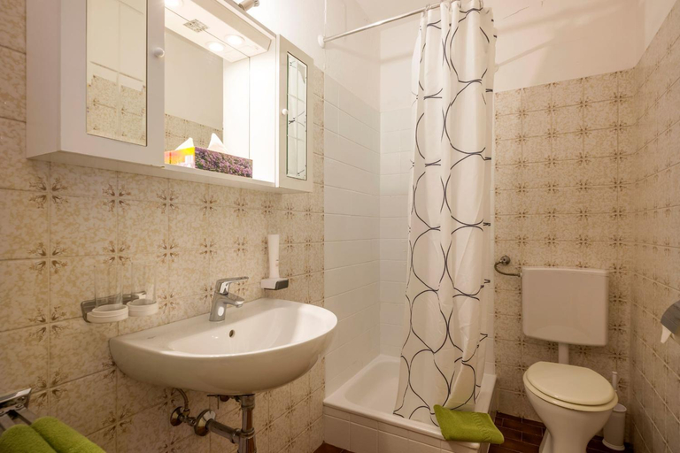 Bathroom 2, Gastehaus Greger, Kitzbühel