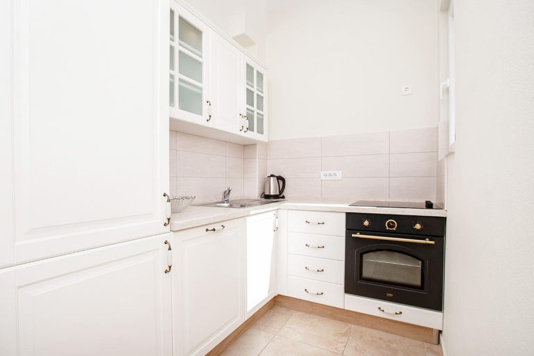 Others 4, Apartments Isja