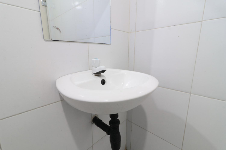 Bathroom 18