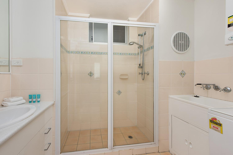 Bathroom 4, Joanne Apartments, Caloundra - Caloundra S.