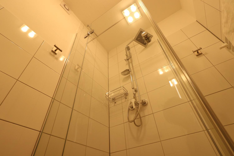 Bathroom 9