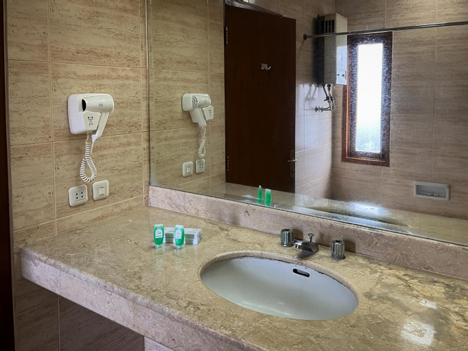 Bathroom 4