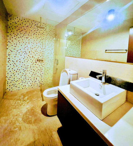 Bathroom 5, Regalia Modern Studio by NZV, Kuala Lumpur