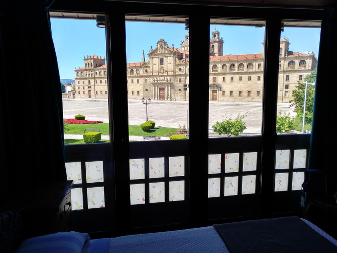 Others 3, Hostal Medievo, Lugo