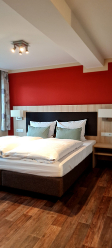 Bedroom 3, Hotel Pflug, Rottweil