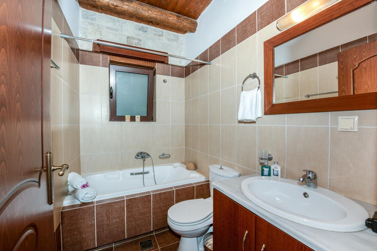 Bathroom 3, Ariadni Apartments, Crete